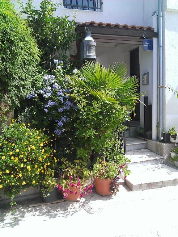 Apartments Luka Tisno Extérieur photo