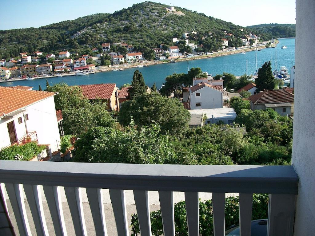 Apartments Luka Tisno Chambre photo