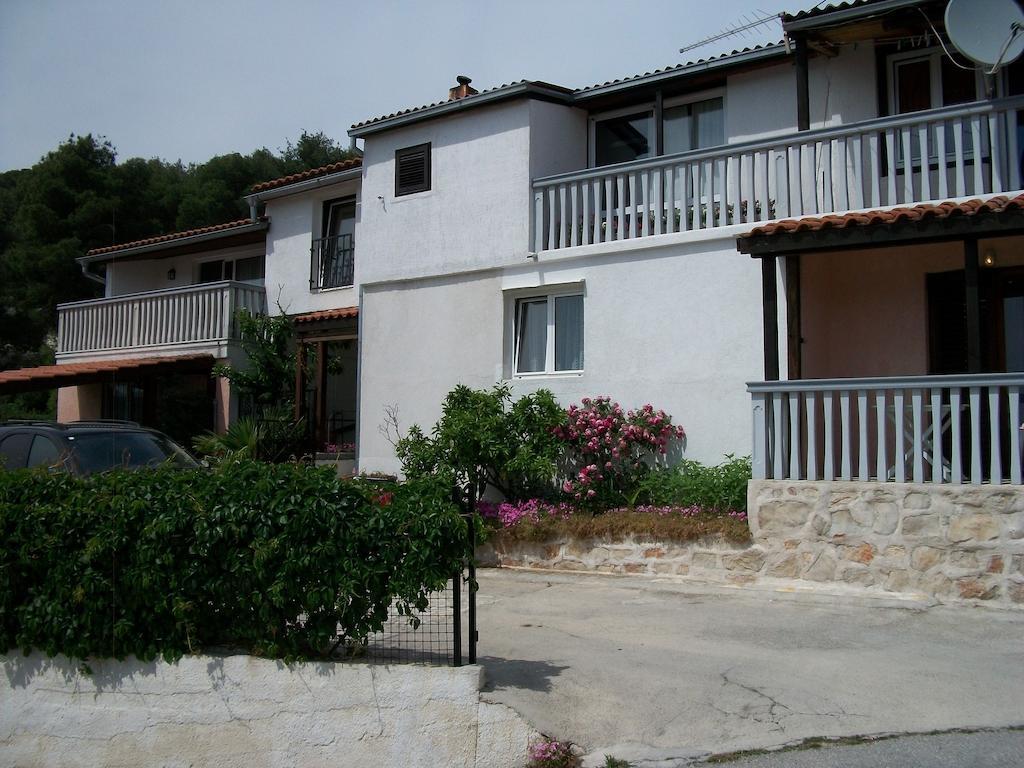 Apartments Luka Tisno Extérieur photo